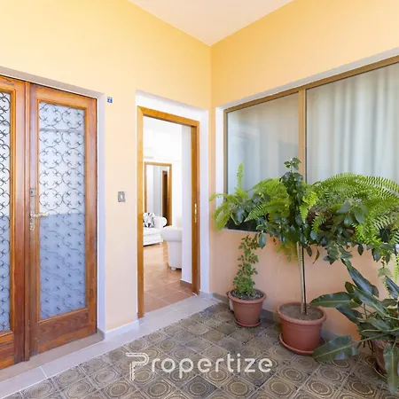 Istòria - By Propertize Lägenhet *